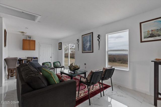 367 Madison 7825, Huntsville, AR 72740