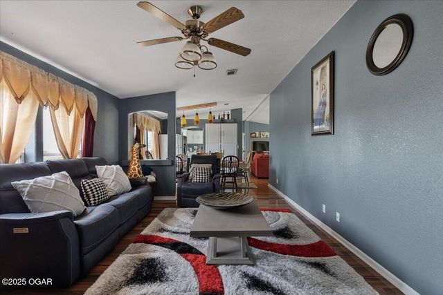 367 Madison 7825, Huntsville, AR 72740