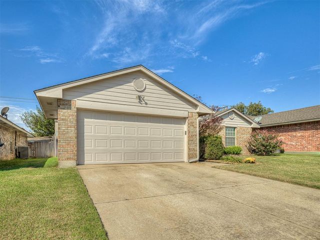 321 Bradgate Drive, Yukon, OK 73099