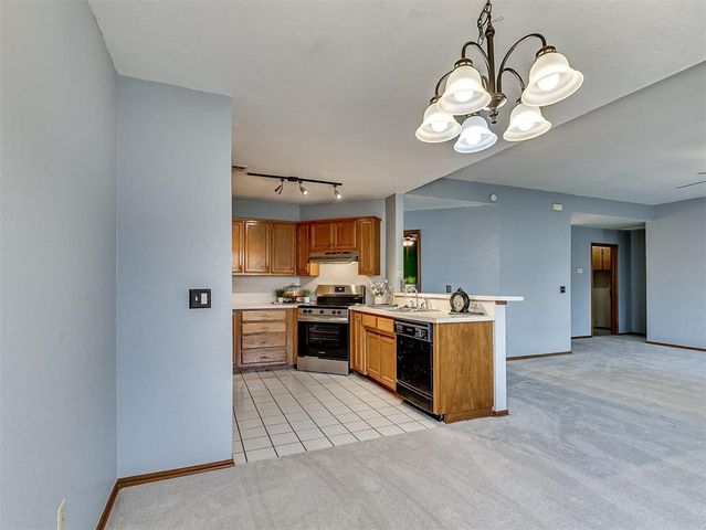 321 Bradgate Drive, Yukon, OK 73099