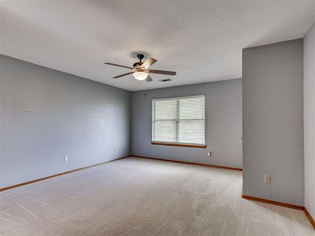 321 Bradgate Drive, Yukon, OK 73099