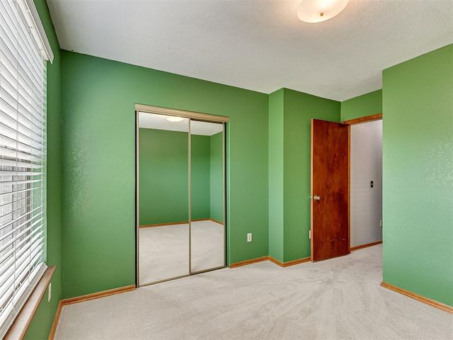 321 Bradgate Drive, Yukon, OK 73099