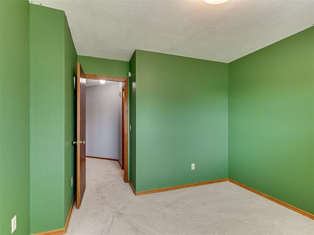 321 Bradgate Drive, Yukon, OK 73099