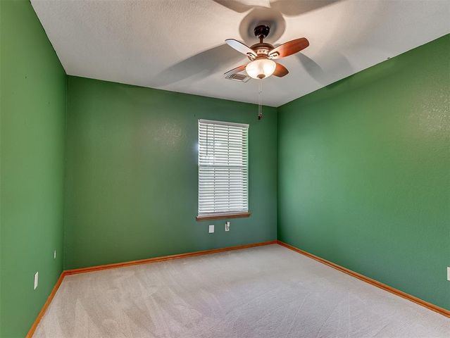 321 Bradgate Drive, Yukon, OK 73099