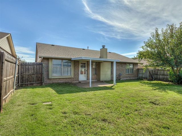 321 Bradgate Drive, Yukon, OK 73099