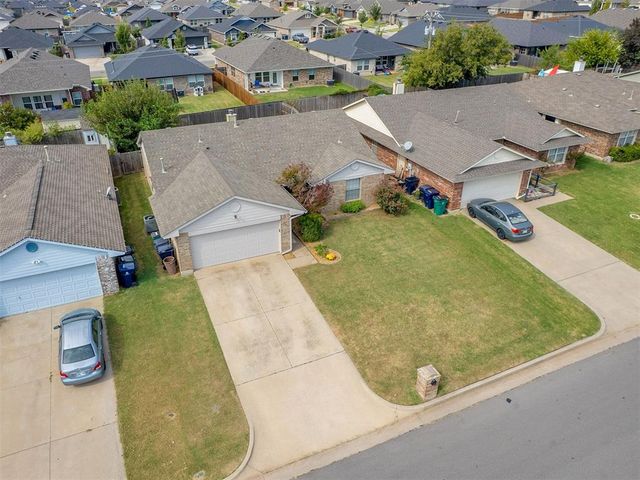 321 Bradgate Drive, Yukon, OK 73099