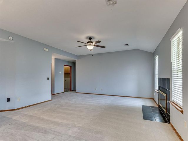 321 Bradgate Drive, Yukon, OK 73099