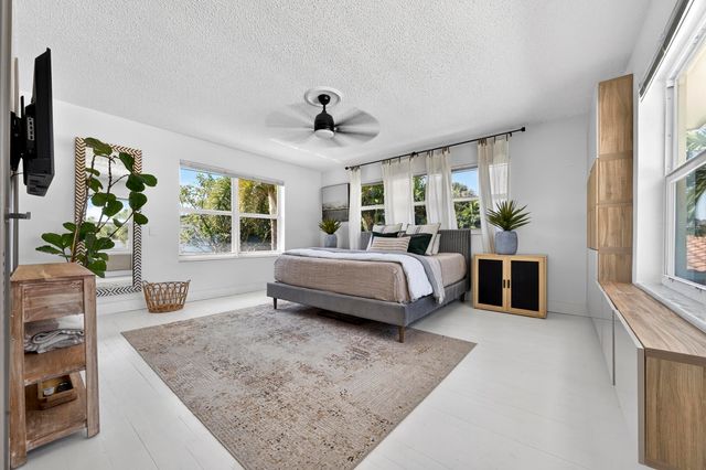 2630 NE 25th Street, Lighthouse Point, FL 33064