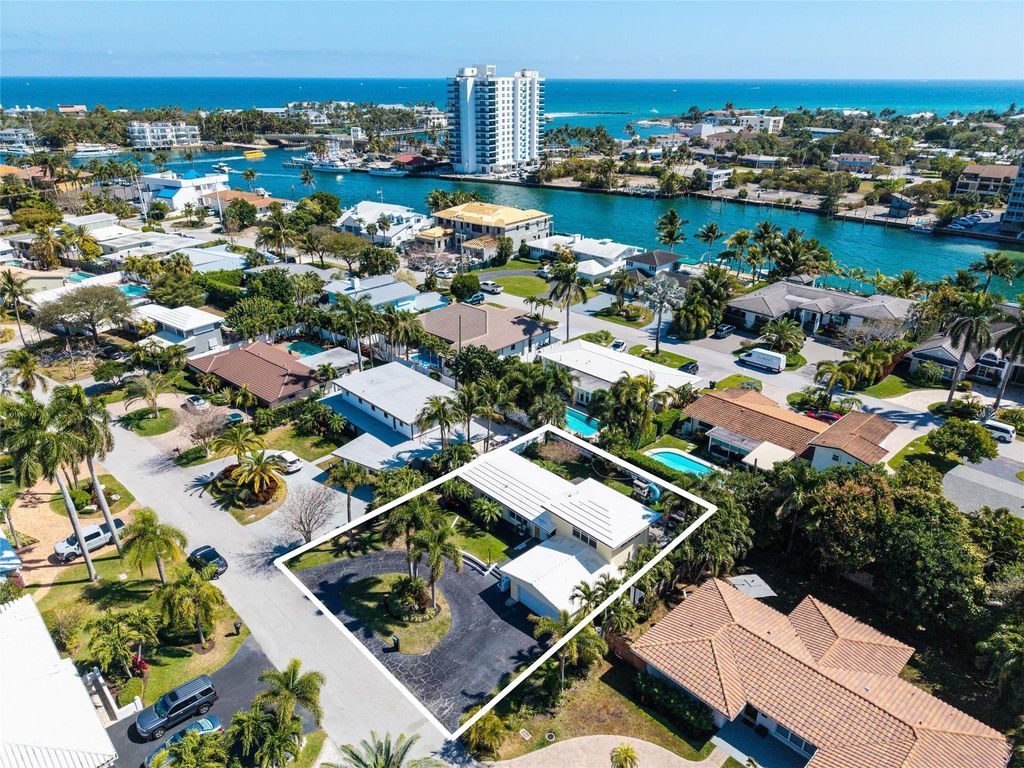 2630 NE 25th Street, Lighthouse Point, FL 33064