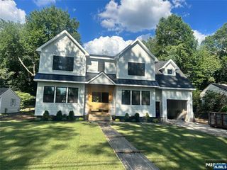43 Hazelhurst Avenue, Glen Rock, NJ 07452