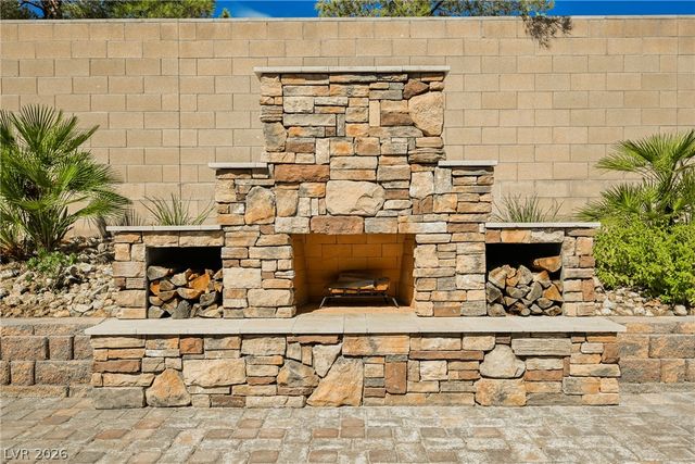 8133 Pinetop Crest Street, Las Vegas, NV 89166