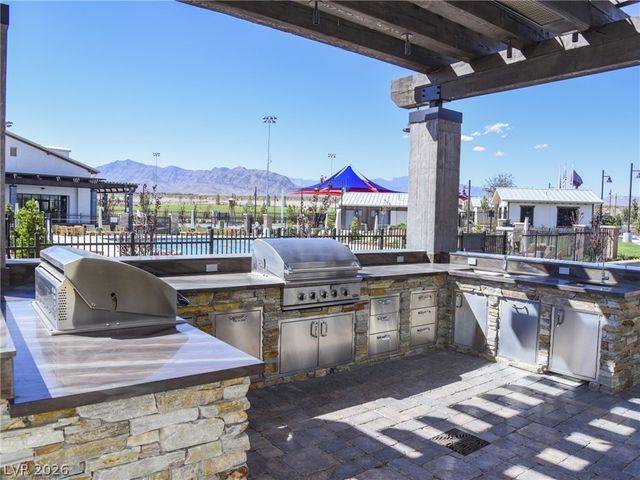8133 Pinetop Crest Street, Las Vegas, NV 89166