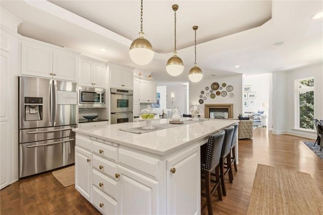 8447 Summit Street, Lenexa, KS 66215