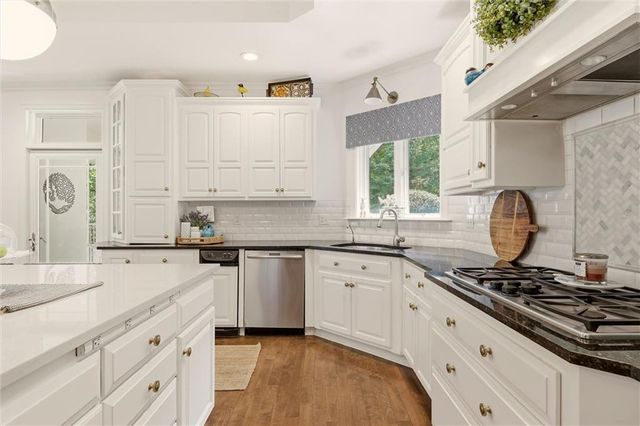 8447 Summit Street, Lenexa, KS 66215