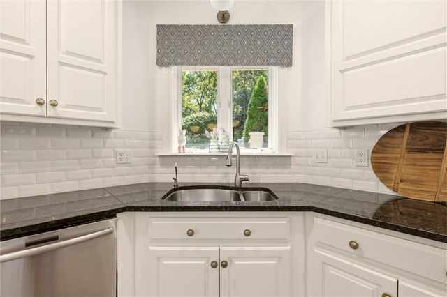 8447 Summit Street, Lenexa, KS 66215