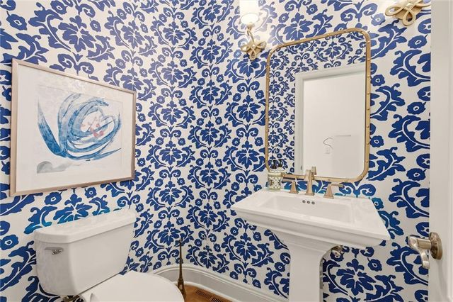 8447 Summit Street, Lenexa, KS 66215