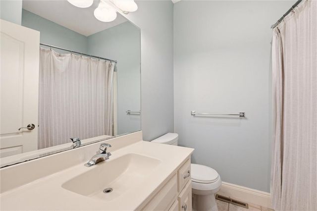 8447 Summit Street, Lenexa, KS 66215