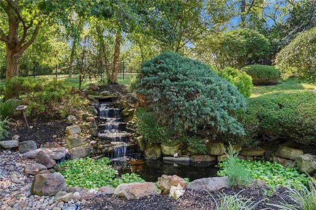 8447 Summit Street, Lenexa, KS 66215