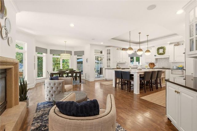 8447 Summit Street, Lenexa, KS 66215