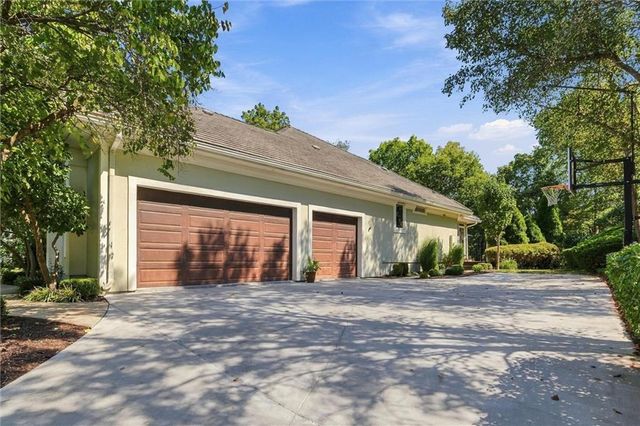 8447 Summit Street, Lenexa, KS 66215