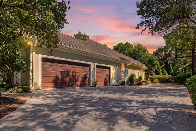 8447 Summit Street, Lenexa, KS 66215