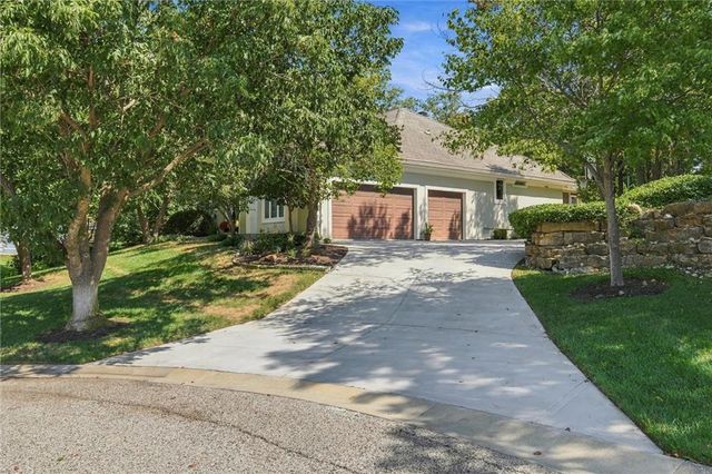 8447 Summit Street, Lenexa, KS 66215