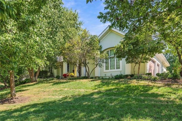 8447 Summit Street, Lenexa, KS 66215