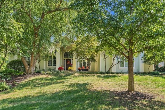 8447 Summit Street, Lenexa, KS 66215