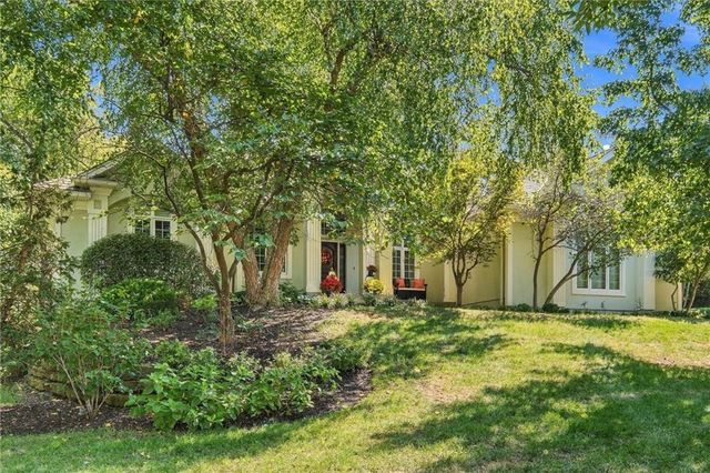 8447 Summit Street, Lenexa, KS 66215