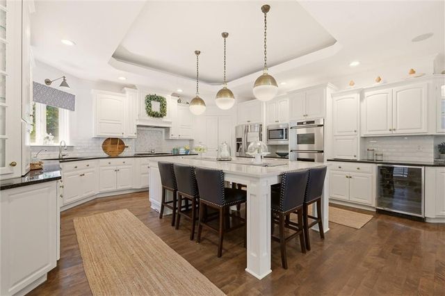 8447 Summit Street, Lenexa, KS 66215