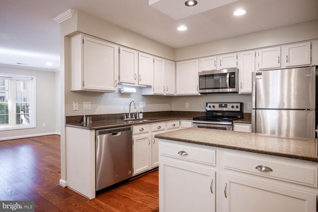 6052-A ESSEX HOUSE SQ #6052A, Alexandria, VA 22310
