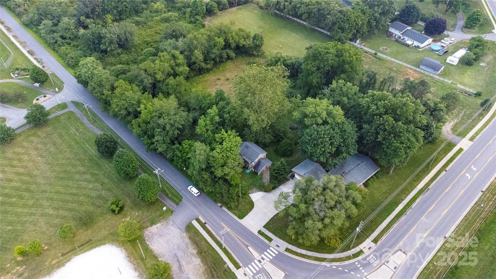 625 Vance Street, Waynesville, NC 28786