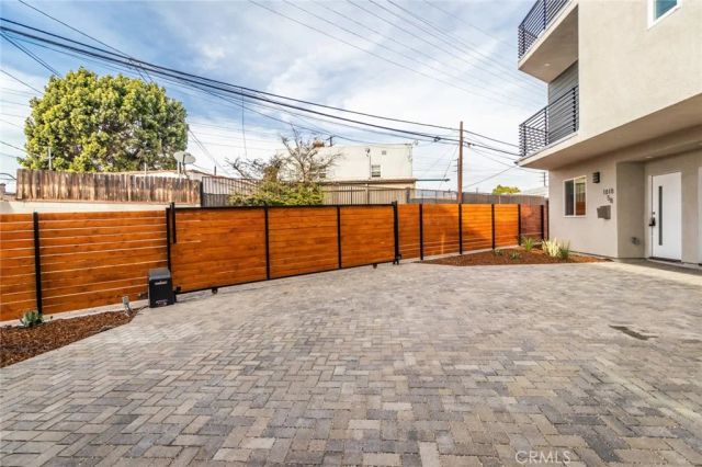 1818 Thurman, Los Angeles, CA 90019
