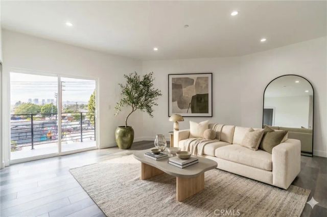 1818 Thurman, Los Angeles, CA 90019