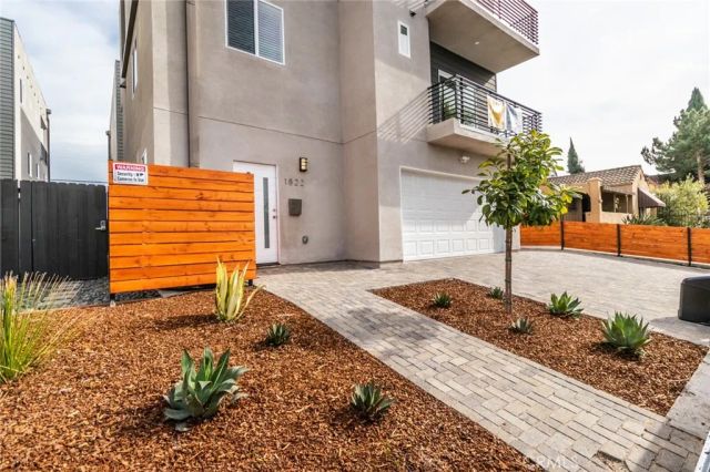 1818 Thurman, Los Angeles, CA 90019