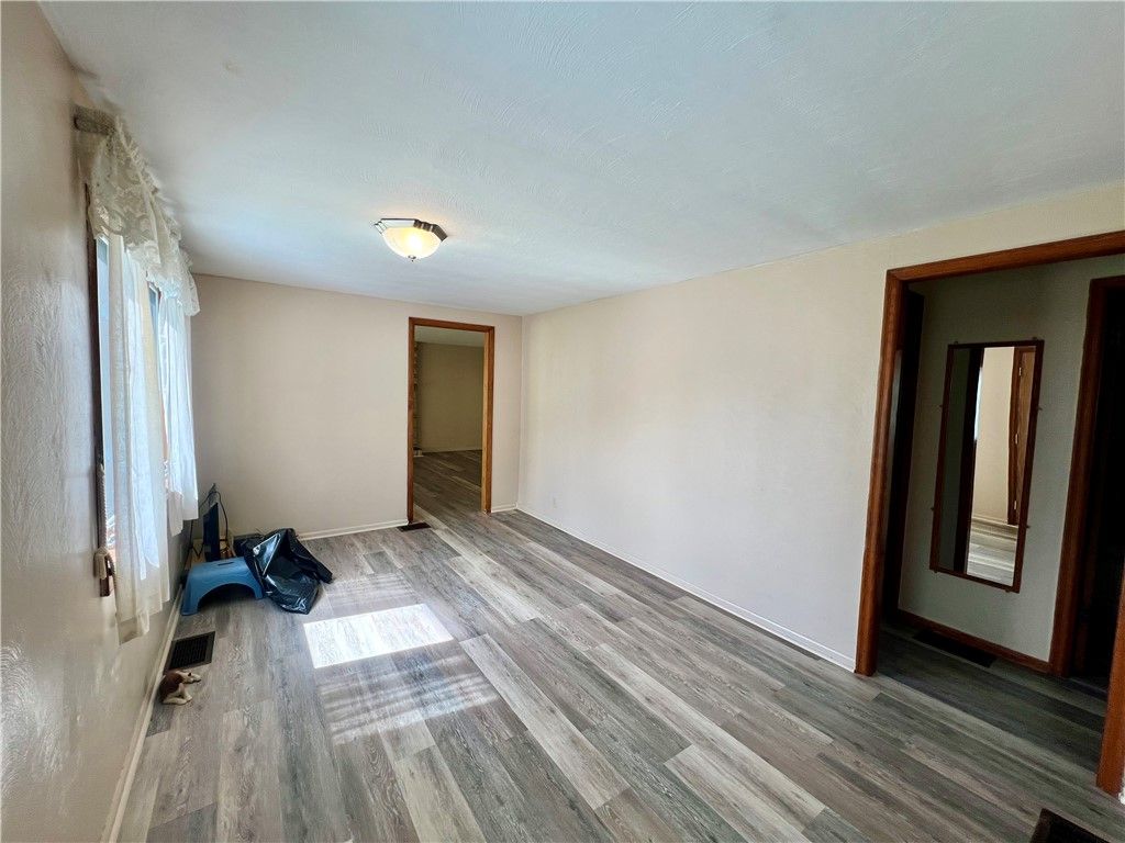 Image 10 of property listing at 415 Falls Ave, Neshannock Twp, PA 16105