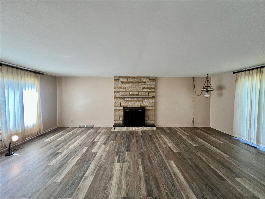 Image 12 of property listing at 415 Falls Ave, Neshannock Twp, PA 16105