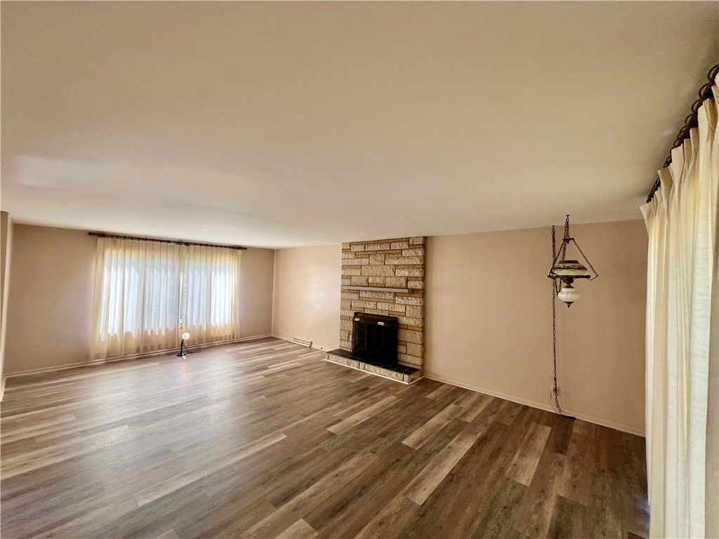 Image 13 of property listing at 415 Falls Ave, Neshannock Twp, PA 16105