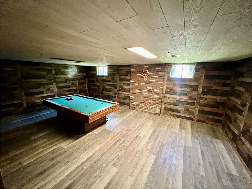 Image 18 of property listing at 415 Falls Ave, Neshannock Twp, PA 16105