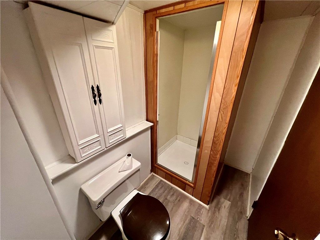 Image 19 of property listing at 415 Falls Ave, Neshannock Twp, PA 16105