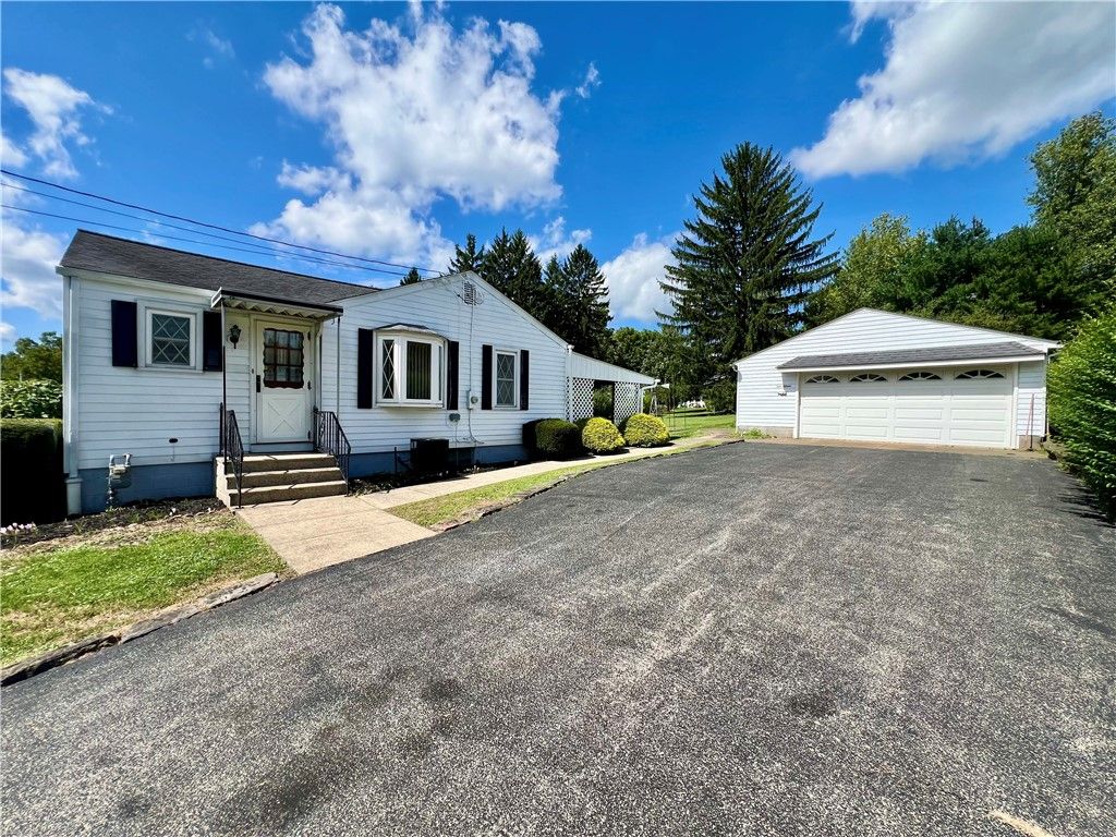 Image 3 of property listing at 415 Falls Ave, Neshannock Twp, PA 16105