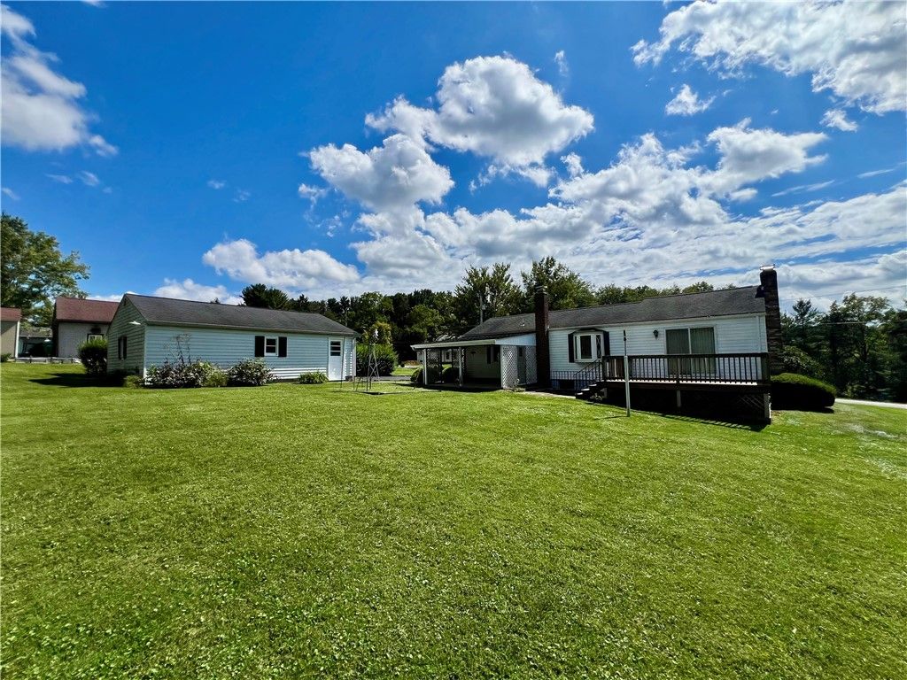 Image 4 of property listing at 415 Falls Ave, Neshannock Twp, PA 16105