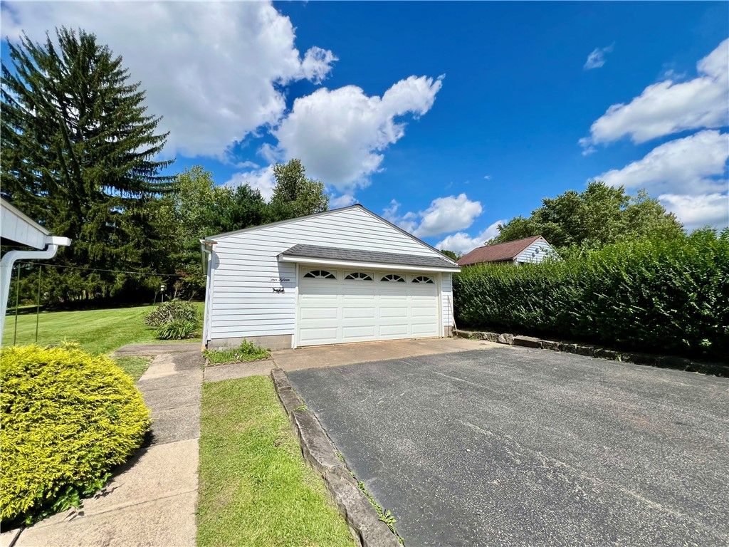 Image 5 of property listing at 415 Falls Ave, Neshannock Twp, PA 16105