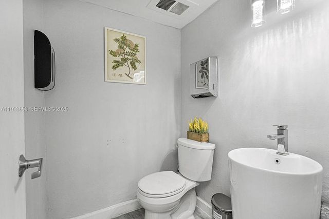 2645 SW 37TH AVE. 101, Coral Gables, FL 33133