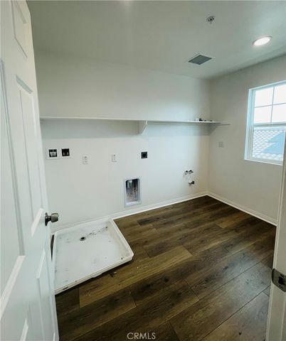 14352 Plymouth, Hesperia, CA 92344