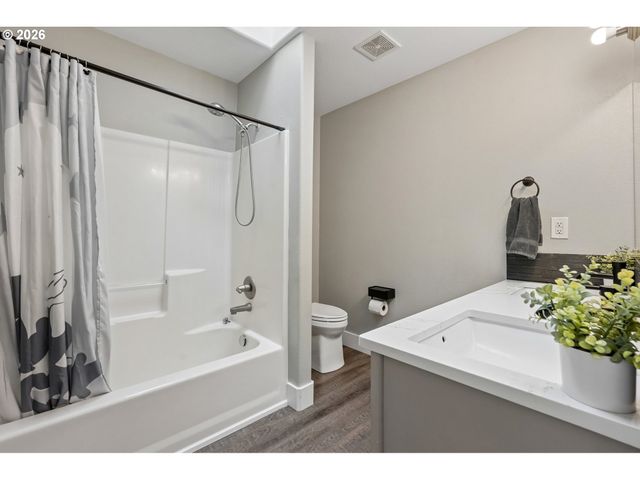 9915 Ne 104TH St, Vancouver, WA 98662