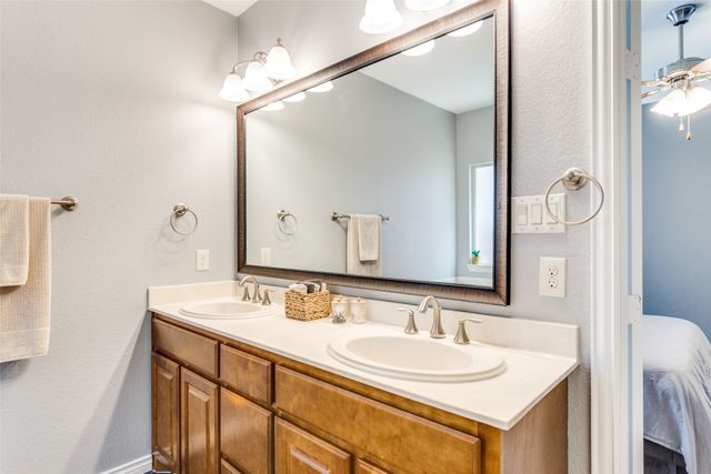 3713 Redwood Creek Lane, Fort Worth, TX 76137