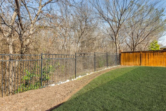 3713 Redwood Creek Lane, Fort Worth, TX 76137