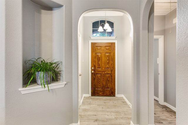 3713 Redwood Creek Lane, Fort Worth, TX 76137