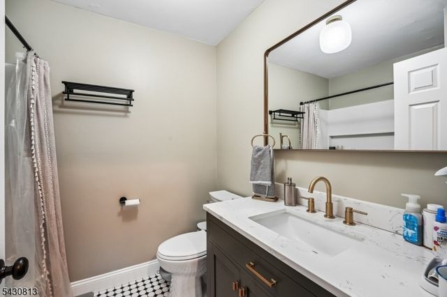 366 Pond Rd, Bridgewater Twp., NJ 08807